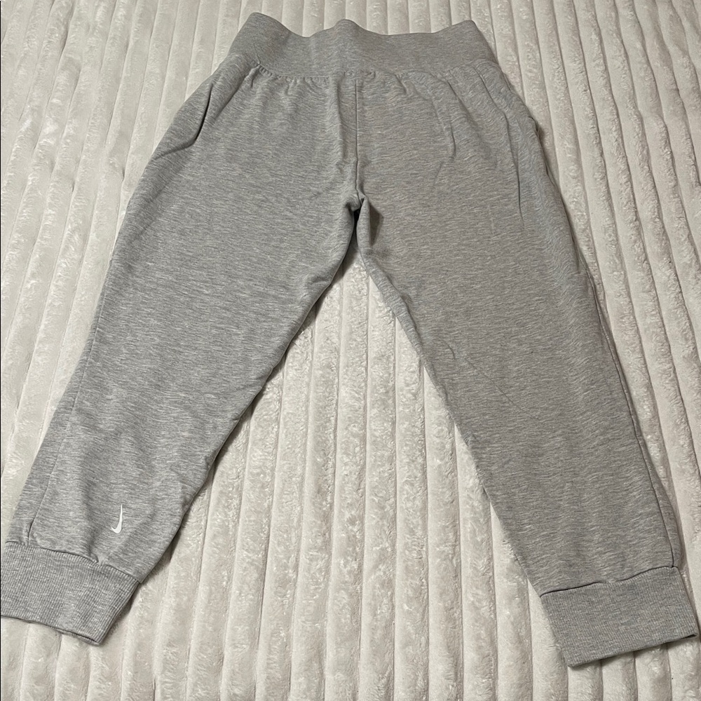 Nike Flow Hyper Yoga Pants | Size Large - Picture 6 of 8